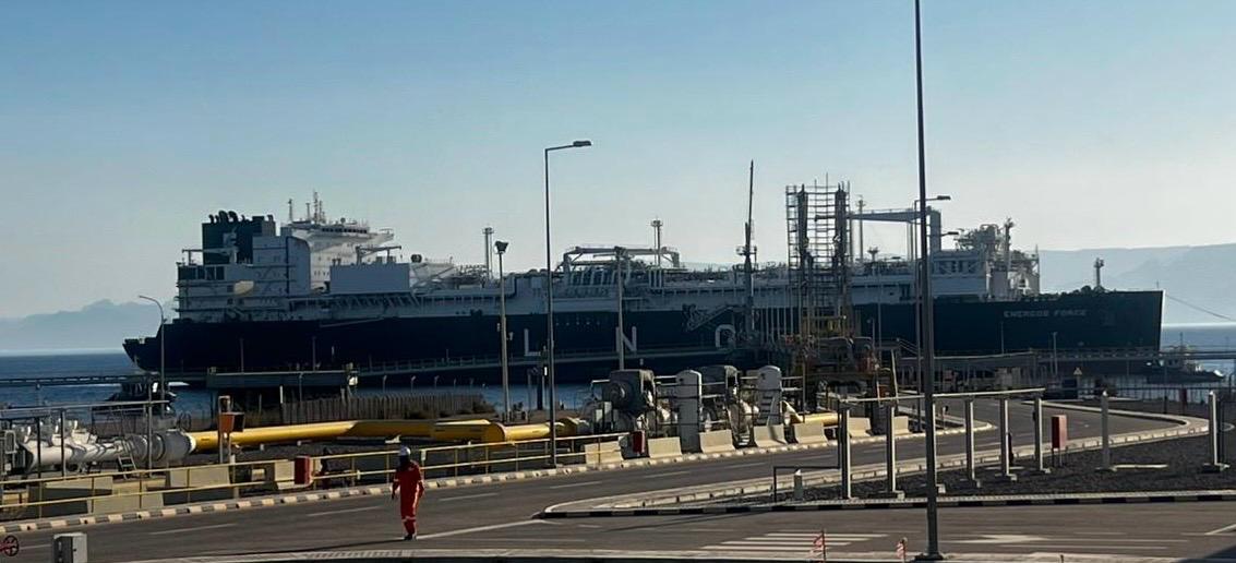 البترول : وصول وحدة التغييز العائمة 